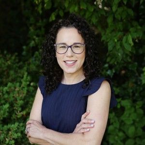 Meet your Posher, Laurie